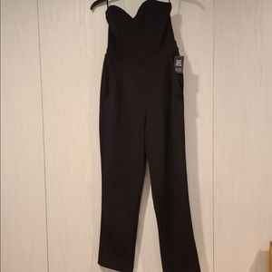 EXPRESS BLACK STRAPLESS SWEETHEART JUMPSUIT SZ 2